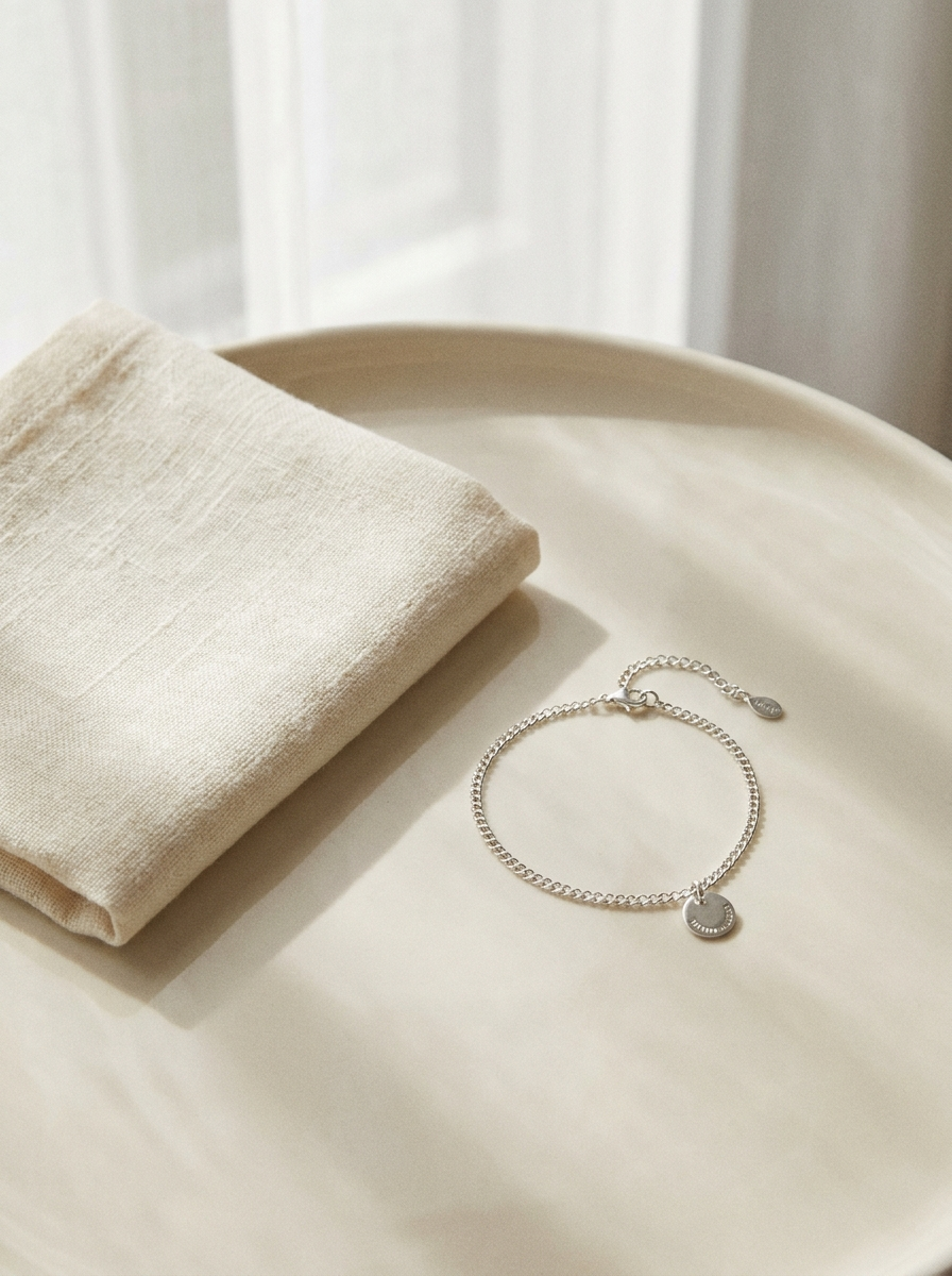 SEVORR bracelet with soft polishing cloth